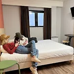 Hostel The People