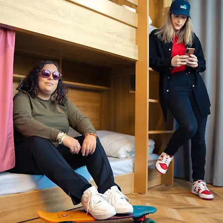 Hostel The People
